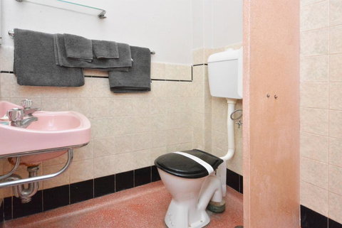 Eyre Hotel - Tourism Gold Coast 3