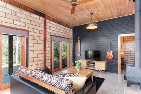 Falls River Luxury Accommodation - Tourism Gold Coast 0