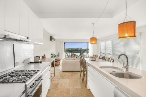 Family House With BBQ Deck, Water View And Parking - Tourism Gold Coast 2