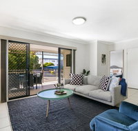 Family-Size Duplex in Quiet Neighbourhood - Tourism Gold Coast