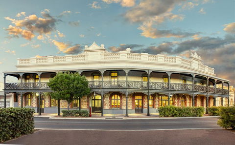 Farmers Home Hotel - Tourism Gold Coast 0