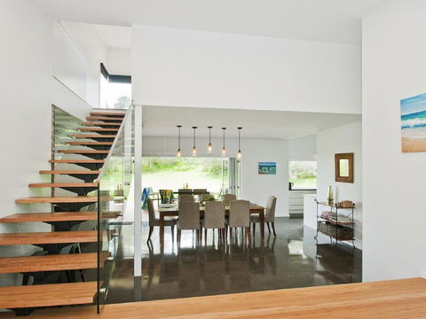 Farrant House - Modern And Contemporary - Tourism Gold Coast 3