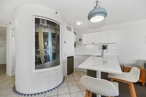 FAVOURITE GET-AWAY ON THE BEACHFRONT - Tourism Gold Coast 1