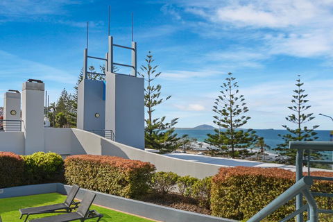 FAVOURITE GET-AWAY ON THE BEACHFRONT - Tourism Gold Coast 3