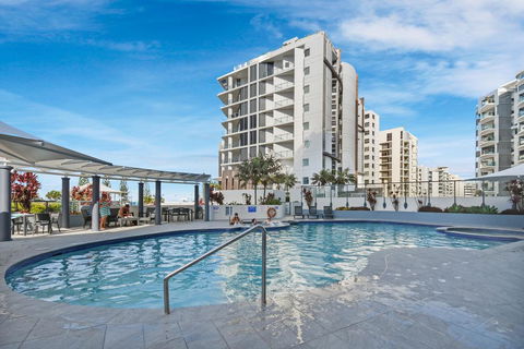 FAVOURITE GET-AWAY ON THE BEACHFRONT - Tourism Gold Coast 0