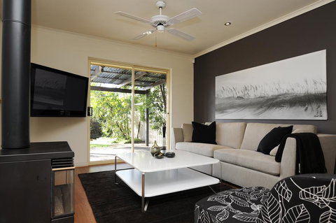 Feathers Serviced Townhouse - Gold Coast 0