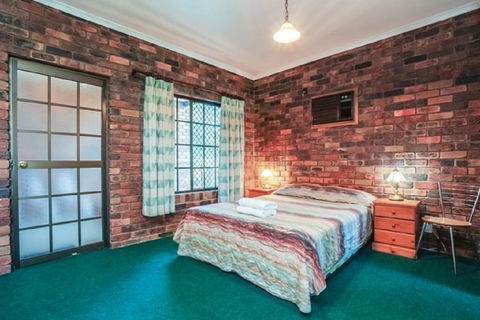 Fernvale Hotel Motel - Tourism Gold Coast 2