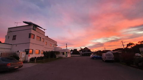 Fish Creek Hotel - Tourism Gold Coast 0