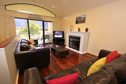 Five Clematis Views - Tourism Gold Coast 2