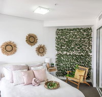 Forest themed APT in the Heart of Brisbane CBD - Tourism Gold Coast