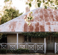 French Cottage 1854 with stunning Alfesco Garden - Gold Coast