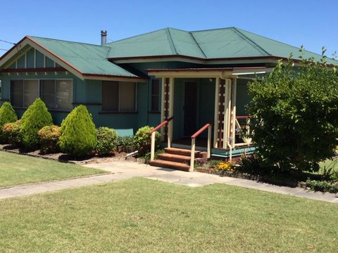 FROGGIES HOLIDAY HOUSE - Tourism Gold Coast 0