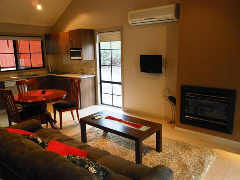 Gang Gang Villas - Tourism Gold Coast 3