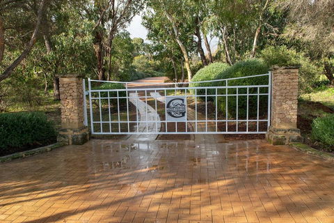 Garden Pavilion - Art House Yallingup - Tourism Gold Coast 1