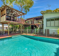 Gecko's Rest - Rainbow Shores Executive Beach House Pet Friendly Pool Wi-fi - Tourism Gold Coast
