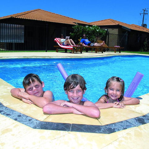 Geraldton's Ocean West Holiday Units & Short Stay Accommodation - Tourism Gold Coast 3