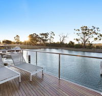 Gippsland Lakehouse A - Canal frontage - Tourism Gold Coast