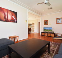Glandore Estate Vineyard Homestead onsite cellar door  walk to restaurants incl EXP - Tourism Gold Coast