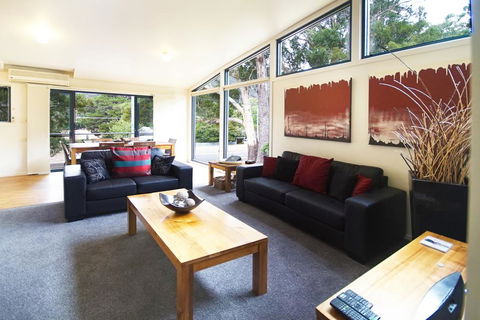 Glengarriff Townhouse 2 - Tourism Gold Coast 2