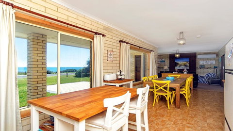 Golden Days - 30 Gold Coast Drive - Tourism Gold Coast 3