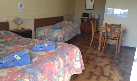 Goolgowi Highway Motel - Tourism Gold Coast 3