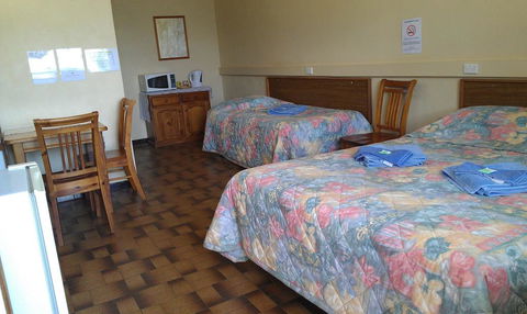 Goolgowi Highway Motel - Tourism Gold Coast 1