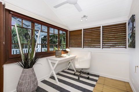 Gorgeous Home 3 Mins To Strand - Tourism Gold Coast 1