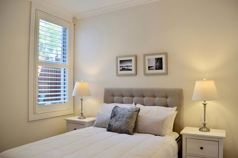 Gorgeous Row Terrace Near Sydney Harbour Bridge - Tourism Gold Coast 1