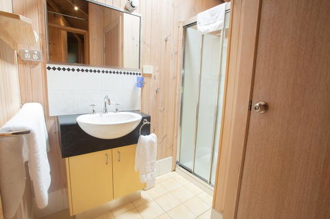 Grampians Chalets - Tourism Gold Coast 2