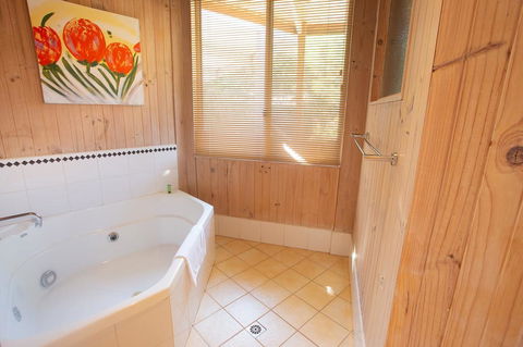 Grampians Chalets - Tourism Gold Coast 3