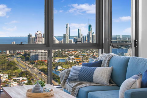 Grand Beach Views In 2-Bed Apartment With Balcony - Tourism Gold Coast 1
