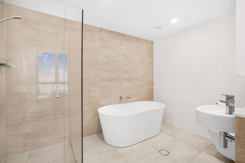 Grand Beach Views In 2-Bed Apartment With Balcony - Tourism Gold Coast 2