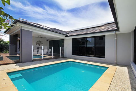 Grand Parade - Gold Coast 0