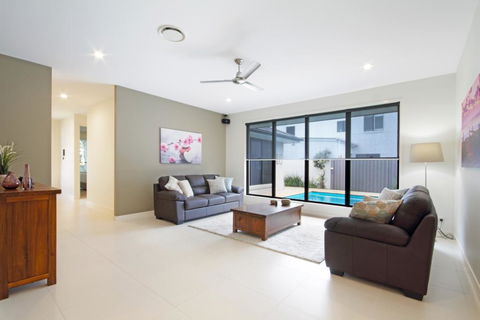 Grand Parade - Gold Coast 3