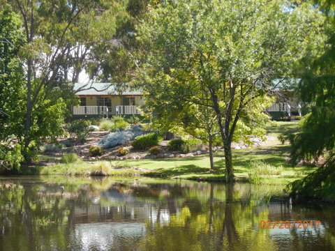 Granite Gardens Cottages & Lake Retreat - Tourism Gold Coast 0