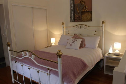 Granite Gardens Cottages & Lake Retreat - Tourism Gold Coast 1