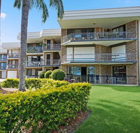 Great location close to waterfront Shops Restaurants and Cafes. - Tourism Gold Coast