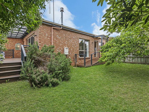 GUILDFORD COTTAGE - Tourism Gold Coast 3