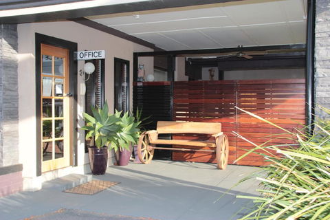 Gundagai Motel - Tourism Gold Coast 1