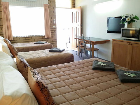 Guyra Motor Inn - Tourism Gold Coast 0