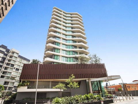 HARBOURSIDE- Hosted By: L'Abode Accommodation - Tourism Gold Coast 3
