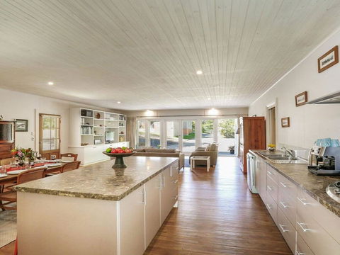Hardigreen Park - Spacious With Tennis Court - Tourism Gold Coast 1