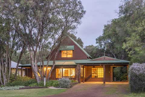 Havy's Home - Tourism Gold Coast 0