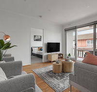 Heart of Ormond Apartment by Ready Set Host - Gold Coast
