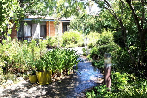 Henry's Quirindi - Tourism Gold Coast 2