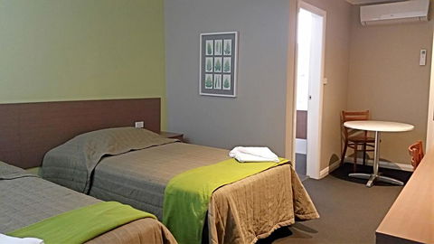 Heritage Hotel - Tourism Gold Coast 2