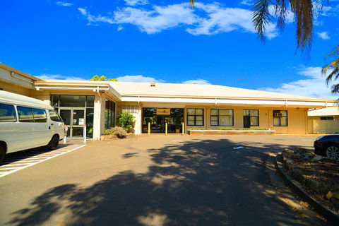 Heritage Hotel - Tourism Gold Coast 0