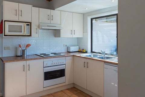 Hermitage Hideaway - Tourism Gold Coast 1