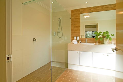 Hermitage Lodge - Tourism Gold Coast 2