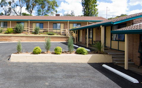 Hideaway Motor Inn - Tourism Gold Coast 0